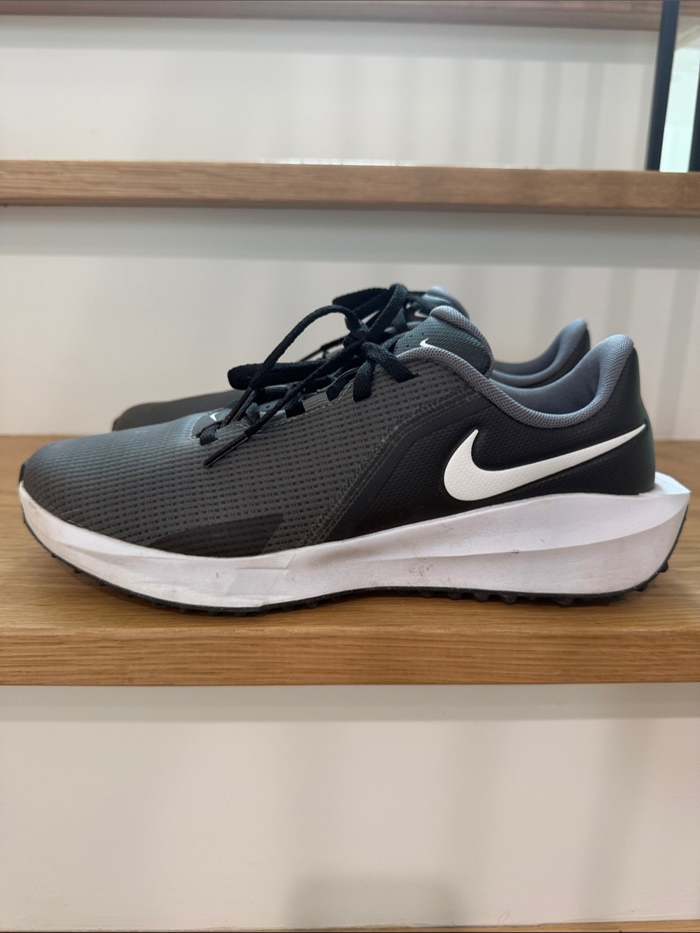 Nike Gray, Black & White Men's Athletic Infinity Golf Sneakers